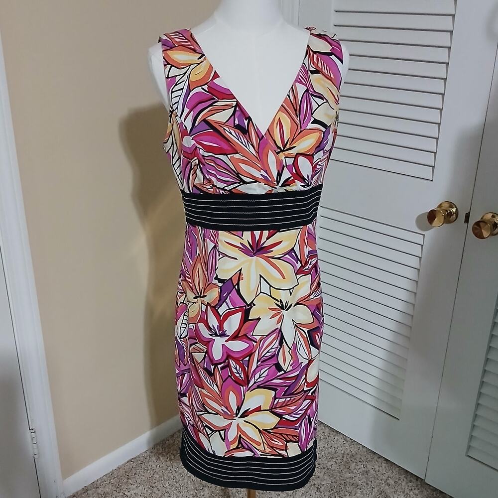 VTG DBY ltd.size 10 cotton spandex blend sleeveless v-neck floral easy care